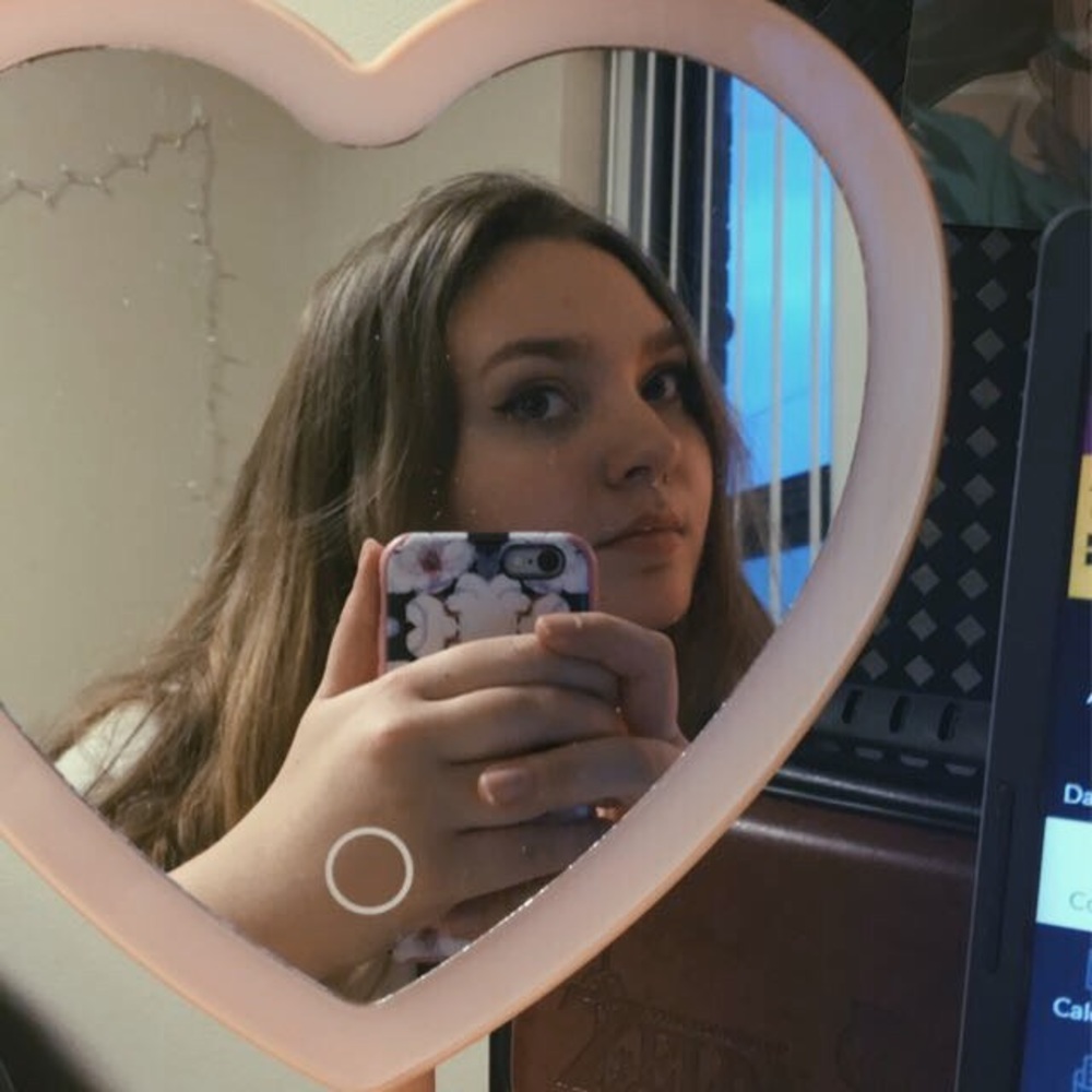 Meet your Posher, Alyssa